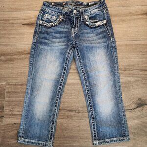 Miss Me Jeans Womens 27 Capri Embroidered Pockets Distressed Denim Signature Fit